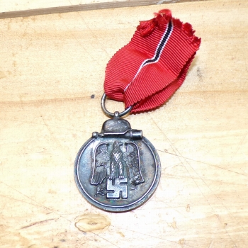 Medal za front wschodni i krzyż żelazny EK 2 z nadaniami